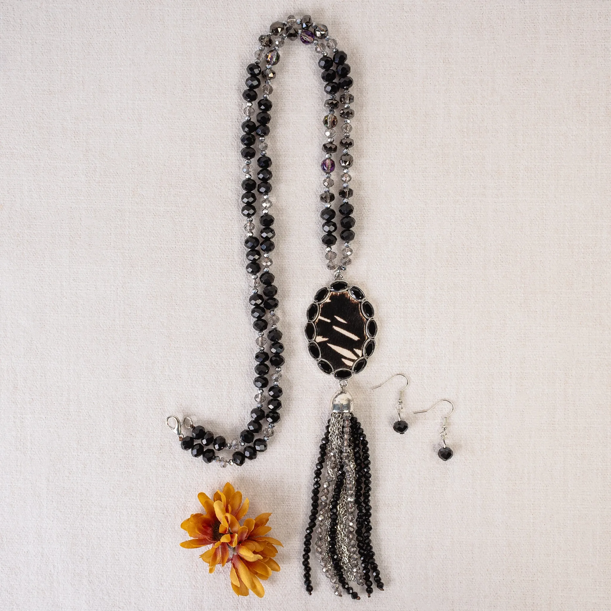92024 - Animal Print Beaded Tassel Necklace - Black