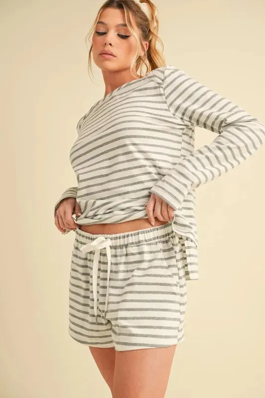 Aemi Co Drawstring Contrast Striped Shorts