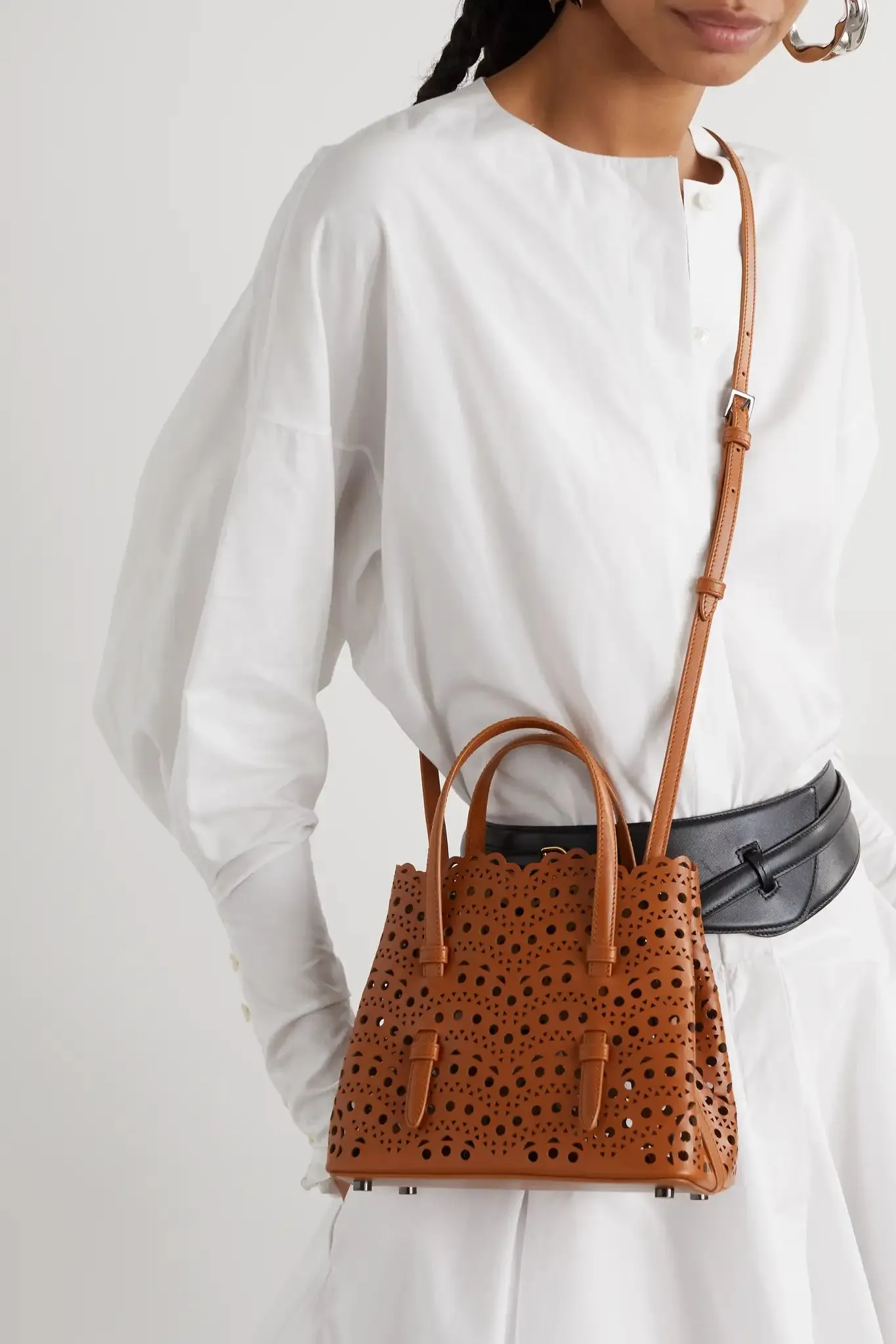 ALAÏA
Mina 20 laser-cut leather tote