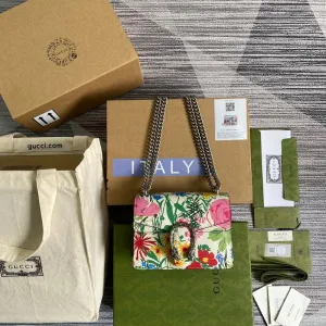 Charm - GG Bags - 2010