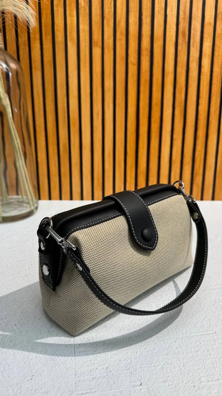Compact Elegance — A Small but Mighty Bag