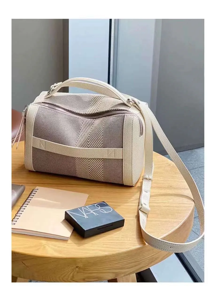 Elegant Boxy Chic Bag”