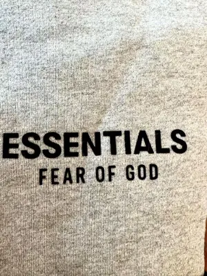 ESSENTIALS F.o.G Pullover Hoodie Cotton Blend Oversized, baggy fit. choose One or Two size down. Check photo for size.
