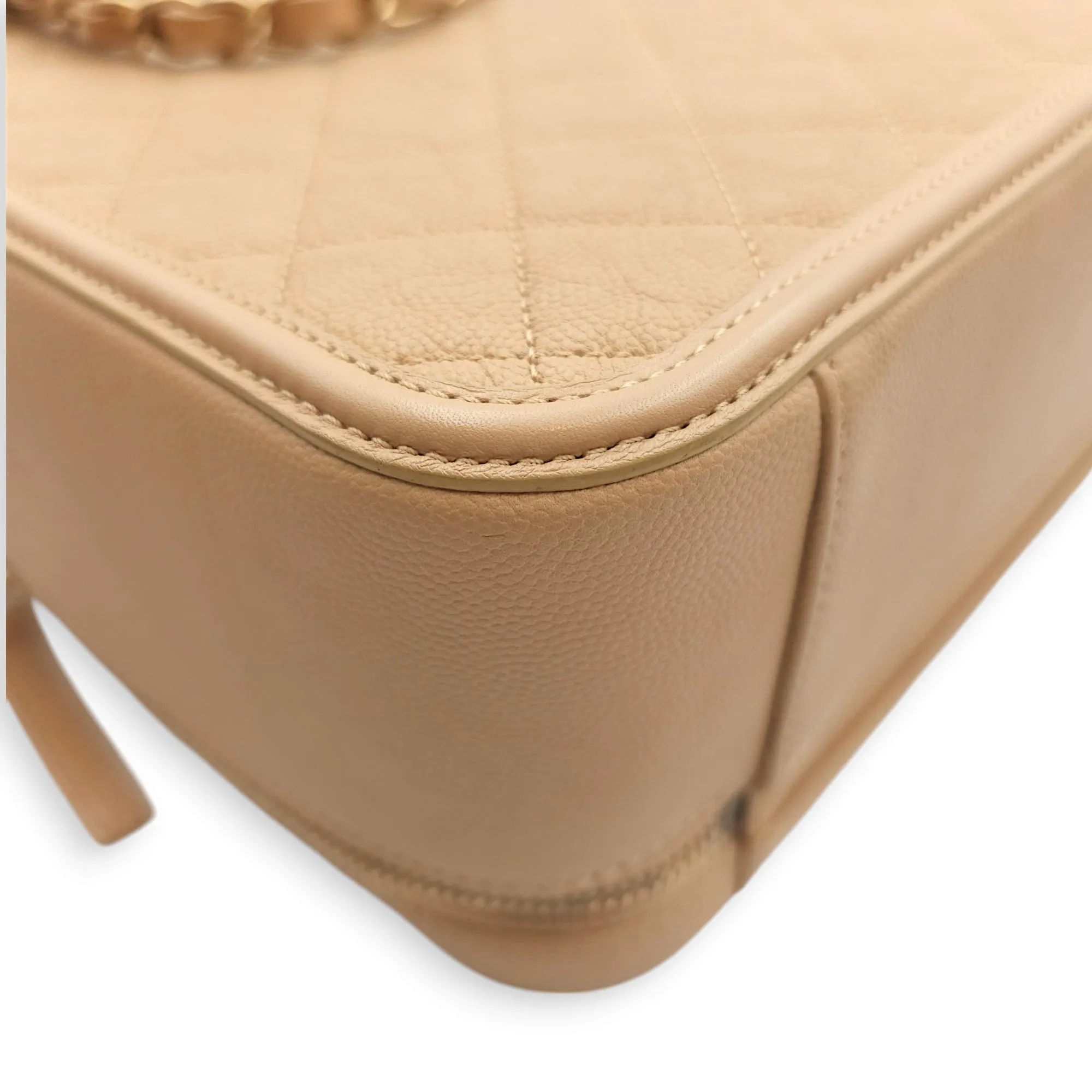 Filigree Vanity Medium Beige Shoulder Bag in Caviar Leather, Gold hardware