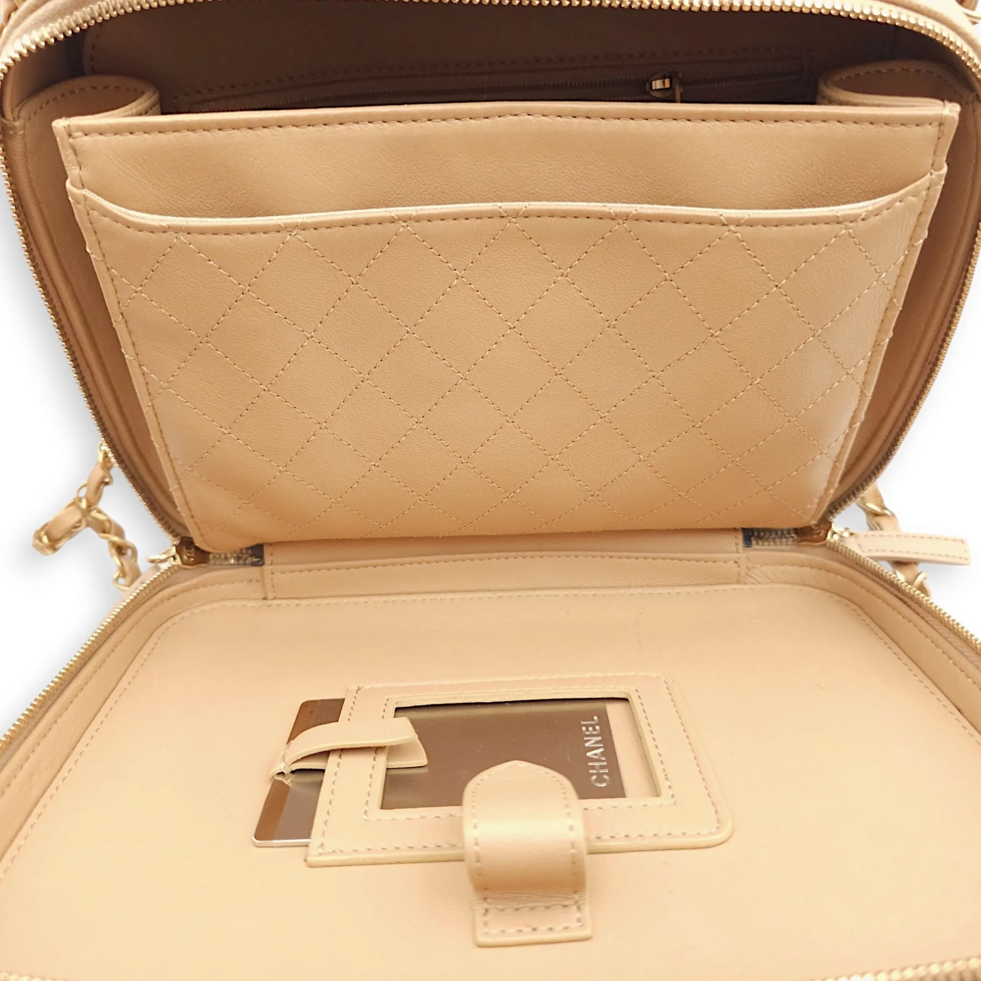 Filigree Vanity Medium Beige Shoulder Bag in Caviar Leather, Gold hardware