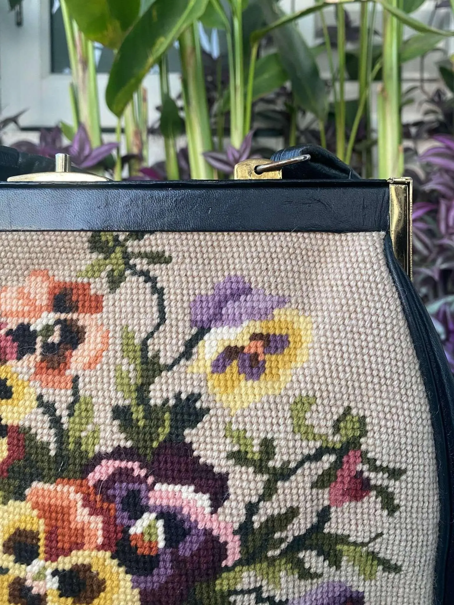 FLORAL PETIT POINT VINTAGE BAG FROM 1940'S