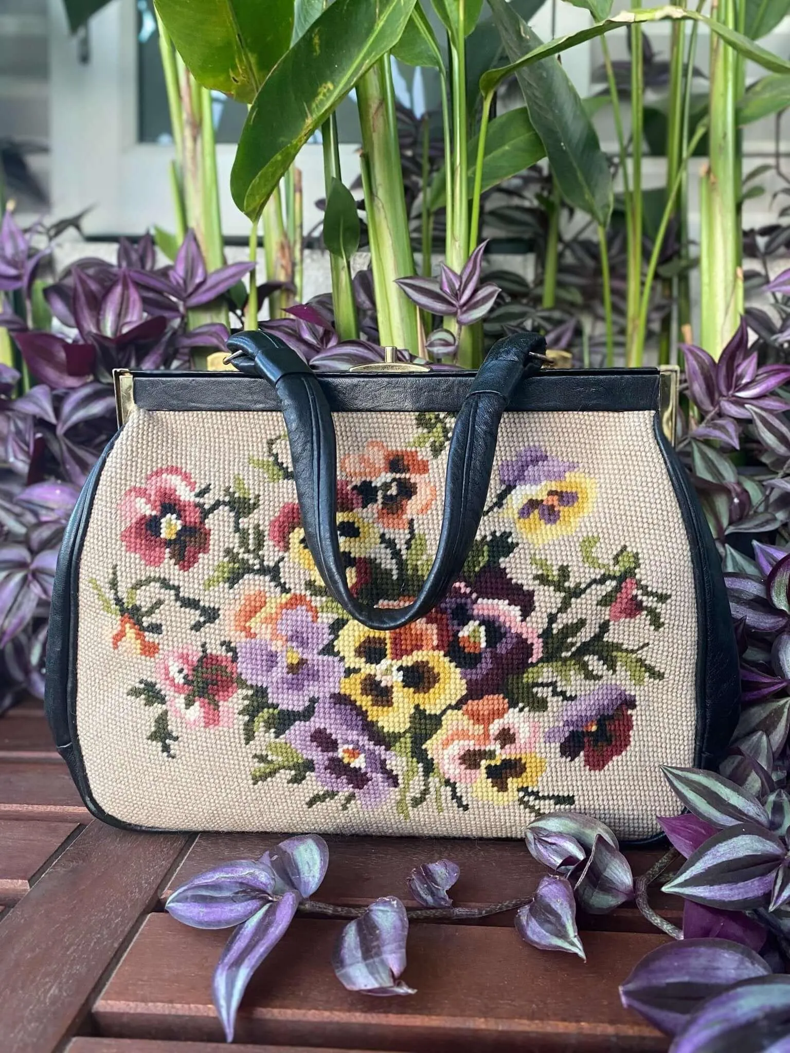 FLORAL PETIT POINT VINTAGE BAG FROM 1940'S