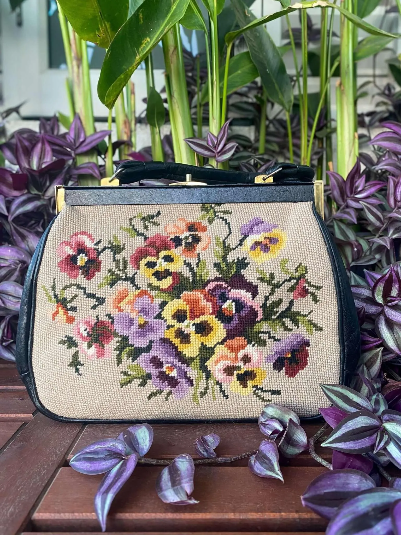 FLORAL PETIT POINT VINTAGE BAG FROM 1940'S