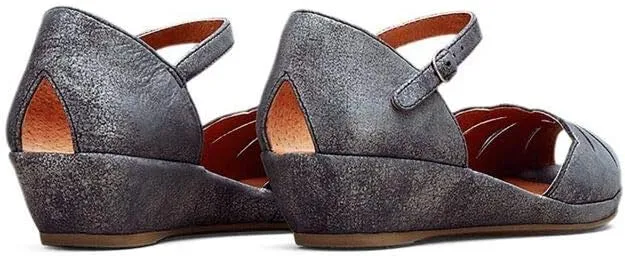 Gentle Souls by Kenneth Cole Women's Lily Moon Wedge Sandal