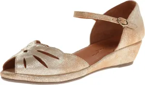 Gentle Souls by Kenneth Cole Women's Lily Moon Wedge Sandal
