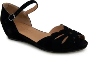 Gentle Souls by Kenneth Cole Women's Lily Moon Wedge Sandal