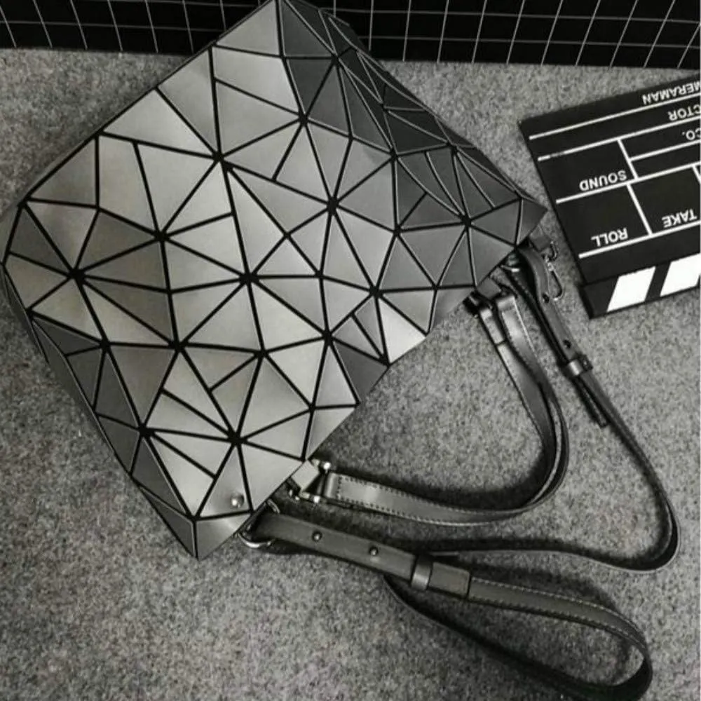 Geometric Luminous Purses and Handbags Shard Lattice Eco-Friendly Artificial Leather Rainbow Holographic Purse, Silver, Large