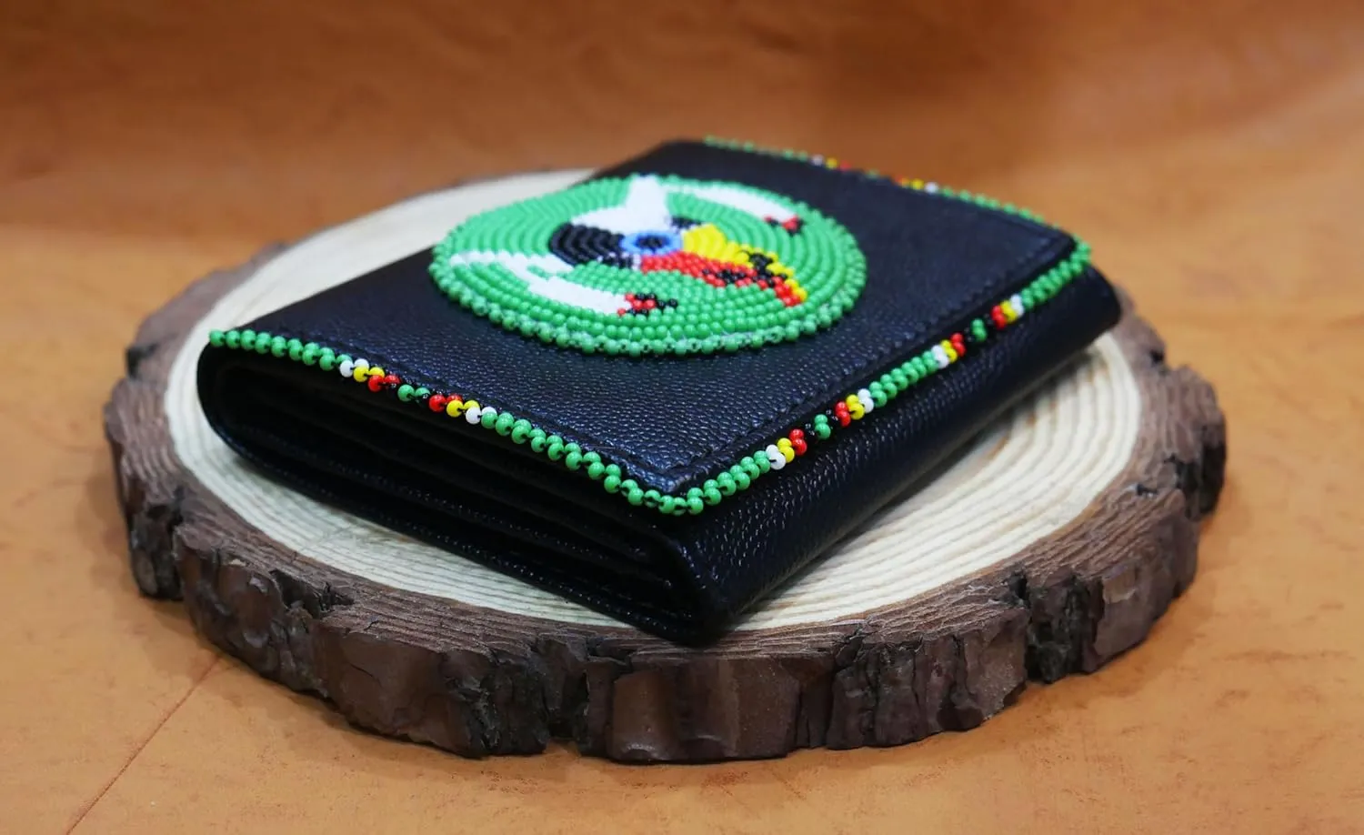 Handmade Beaded Leather Wallet for women, Native American Style Seed Beads Bifold Purse, Gift For her, Minimalist Wallet (Black (Green Skull))
