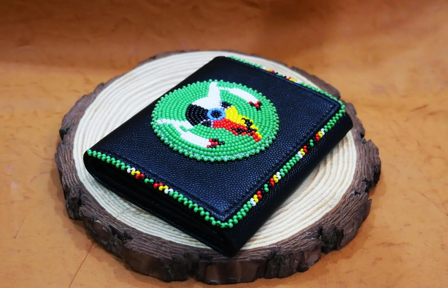 Handmade Beaded Leather Wallet for women, Native American Style Seed Beads Bifold Purse, Gift For her, Minimalist Wallet (Black (Green Skull))