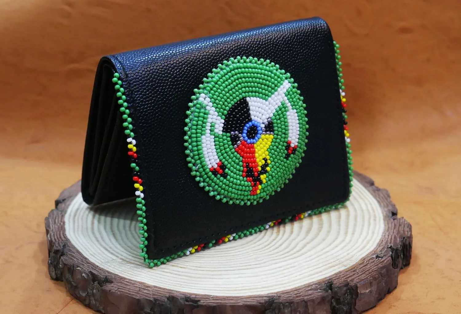 Handmade Beaded Leather Wallet for women, Native American Style Seed Beads Bifold Purse, Gift For her, Minimalist Wallet (Black (Green Skull))