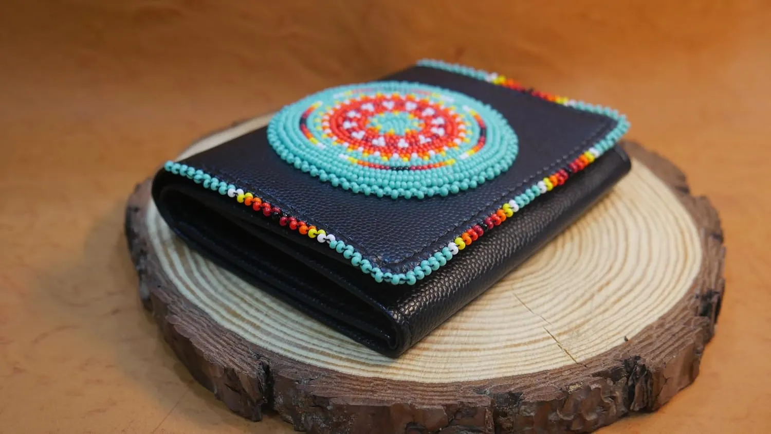 Handmade Beaded Leather Wallet for women, Native American Style Seed Beads Bifold Purse, Gift For her, Minimalist Wallet (Black (Turquoise Geometric))