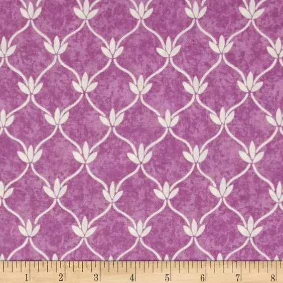 Lavender Gray Lattice in Light Fuchsia