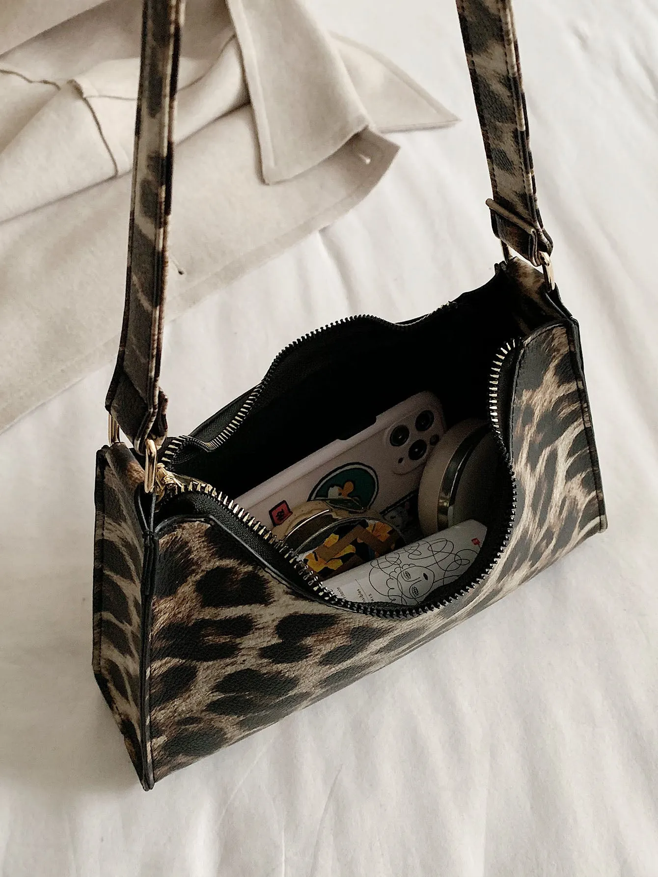 Leopard Print Baguette Bag - FD