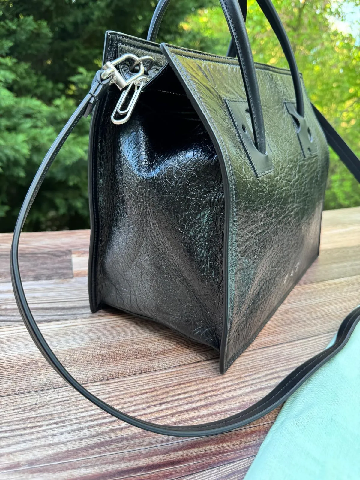 OFF-WHITE REPEAT ZIPPED LEATHER SHOPPER 32 BAG