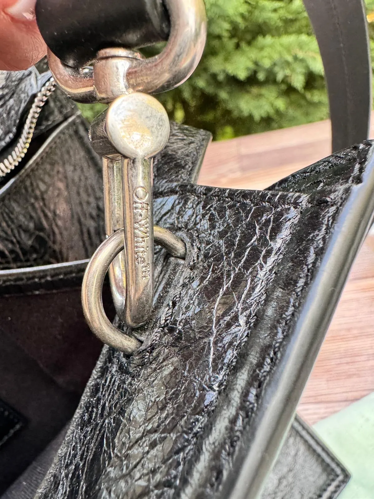 OFF-WHITE REPEAT ZIPPED LEATHER SHOPPER 32 BAG