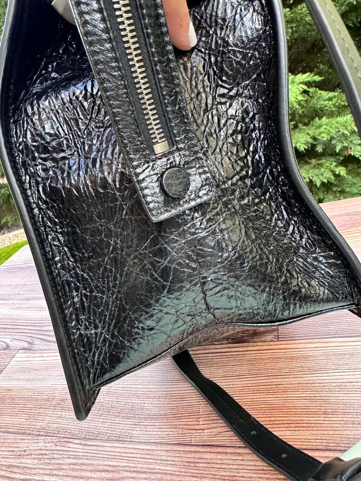 OFF-WHITE REPEAT ZIPPED LEATHER SHOPPER 32 BAG