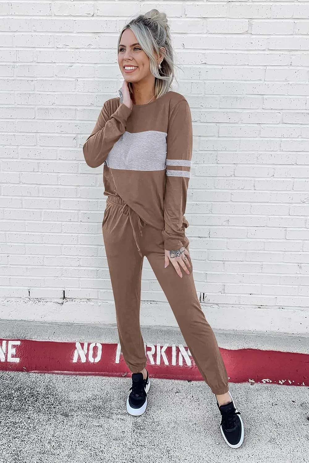 PRETTYGARDEN Women's Color Block 2 Piece Tracksuit Crewneck Long Sleeve Tops Long Sweatpants Outfits Lounge Sets