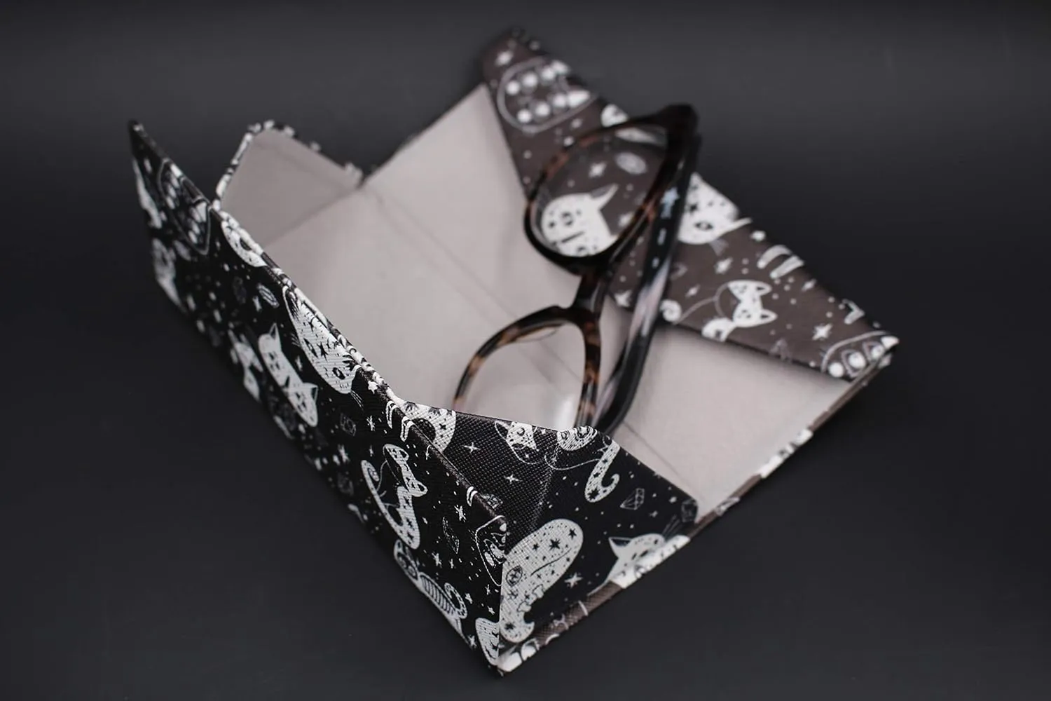 Real Sic Glasses Case for Men and Women - Magnetic Folding Hard Shell Sunglass Holder - Inspired by Halloween/Horror/Occult
