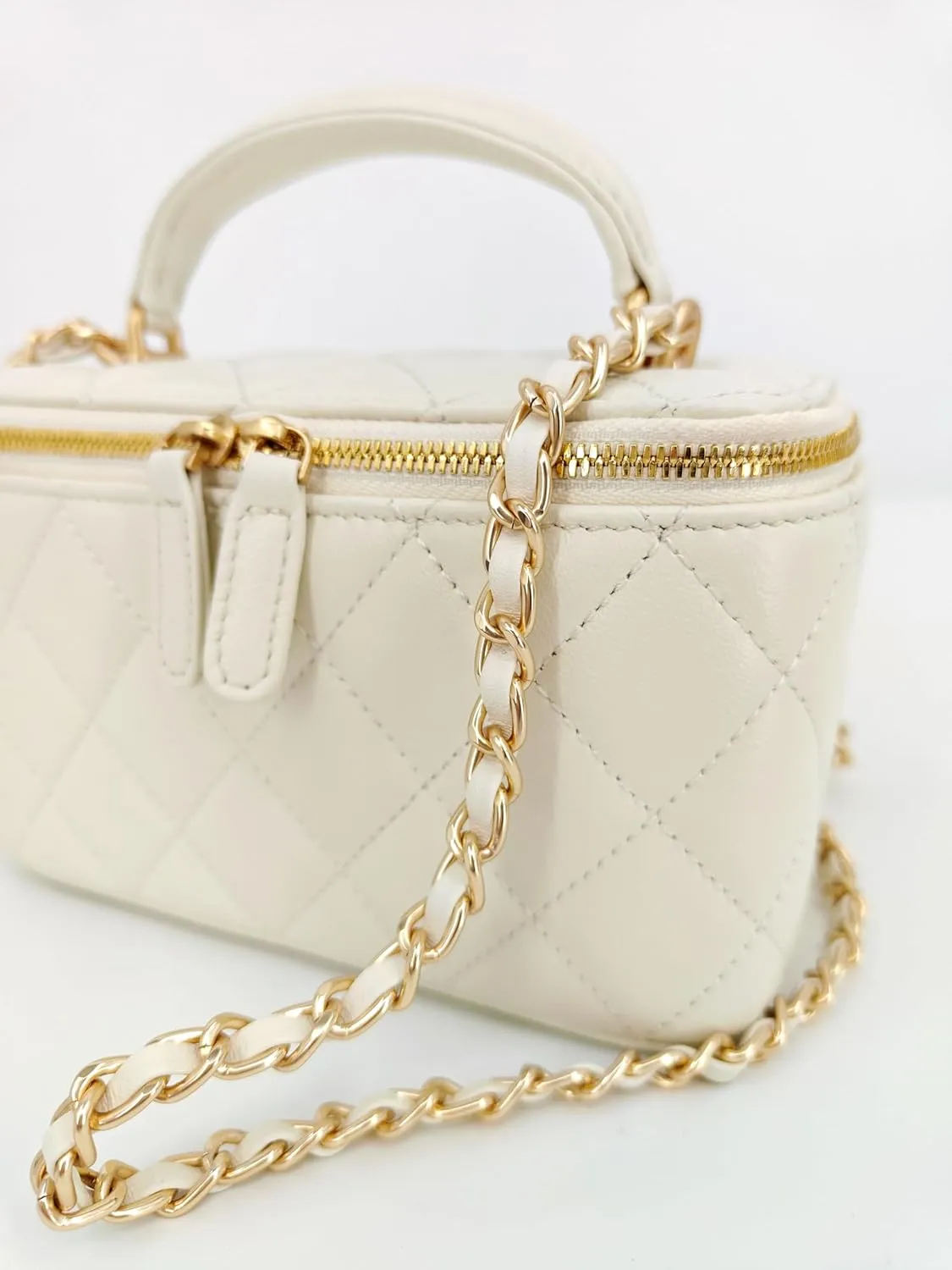 Small Genuine Leather Purse Quilted Crossbody Bag for Women, Mini Top-Handle Shoulder Handbag w/Gold Chain Strap