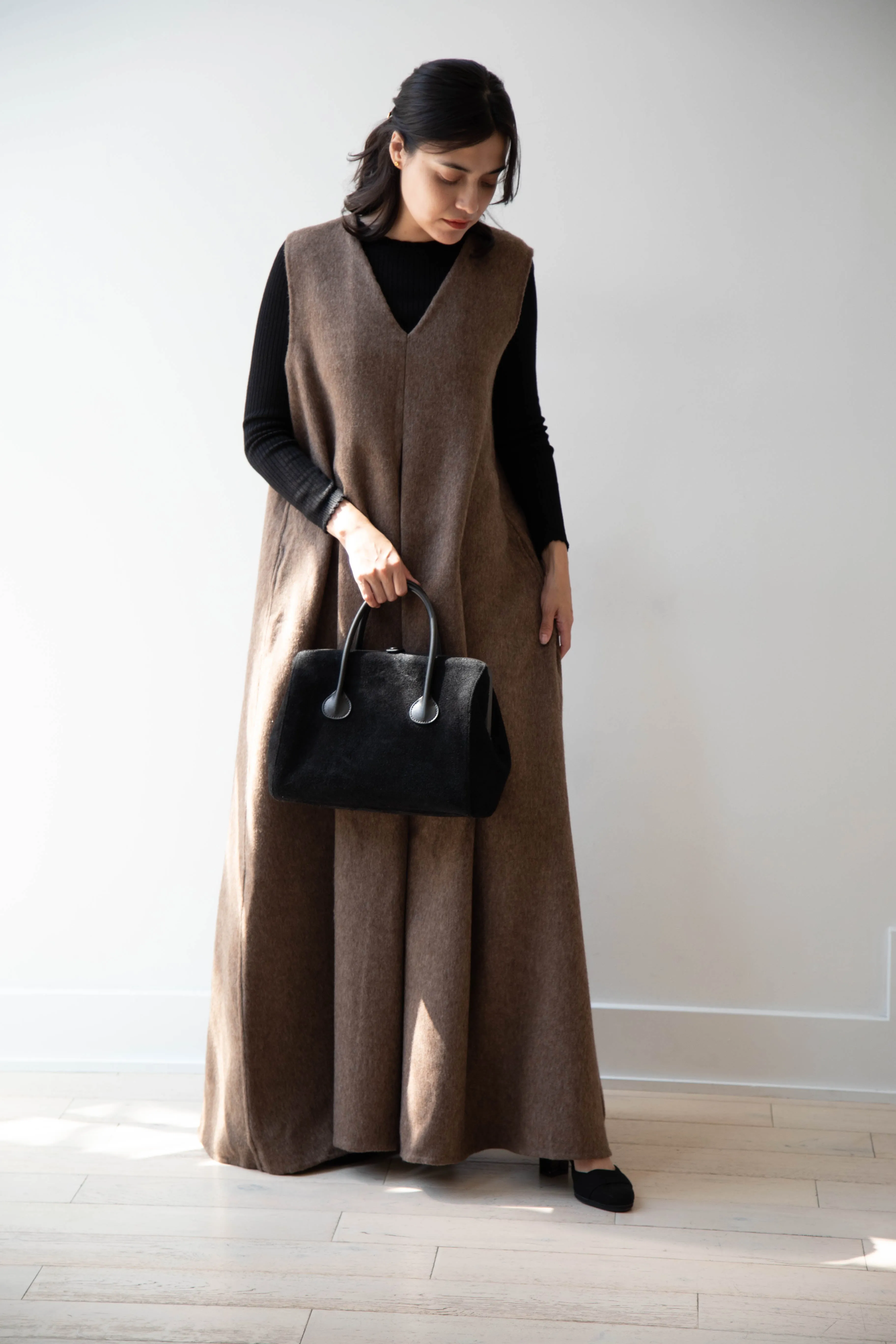 The Backward Vendor | Tanker Carrier Bag in Black Suede