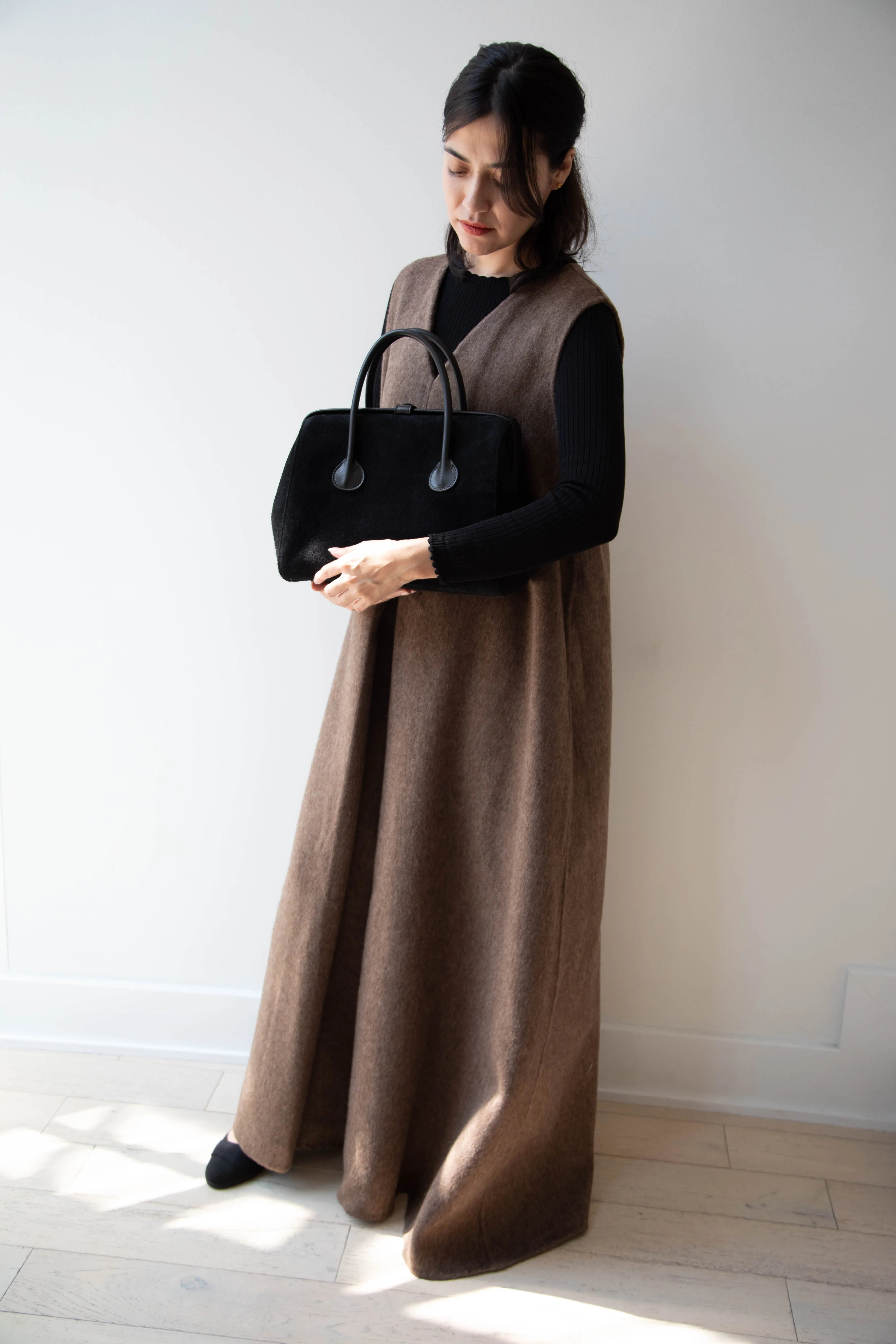 The Backward Vendor | Tanker Carrier Bag in Black Suede