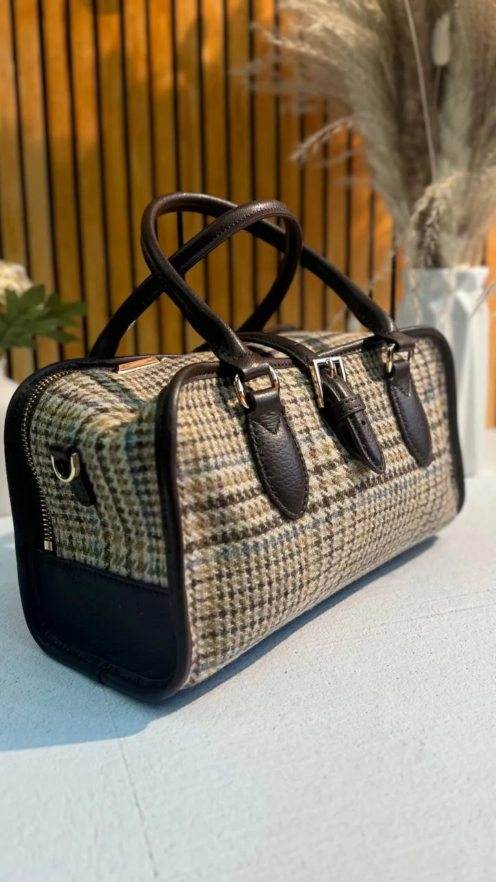 Tweed Luxe Bag with Genuine Leather – Elegance in Every Detail