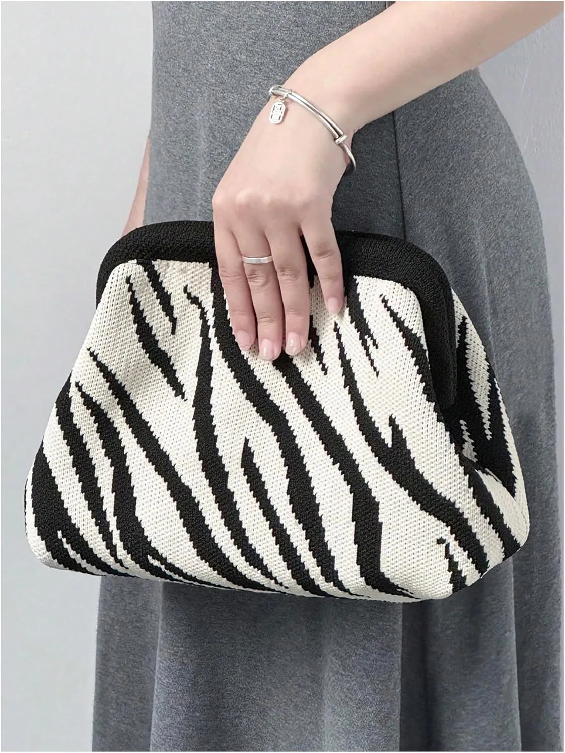 Verdusa Women's Striped Clutch Handbags Crochet Bag Classic Crossbody Bags
