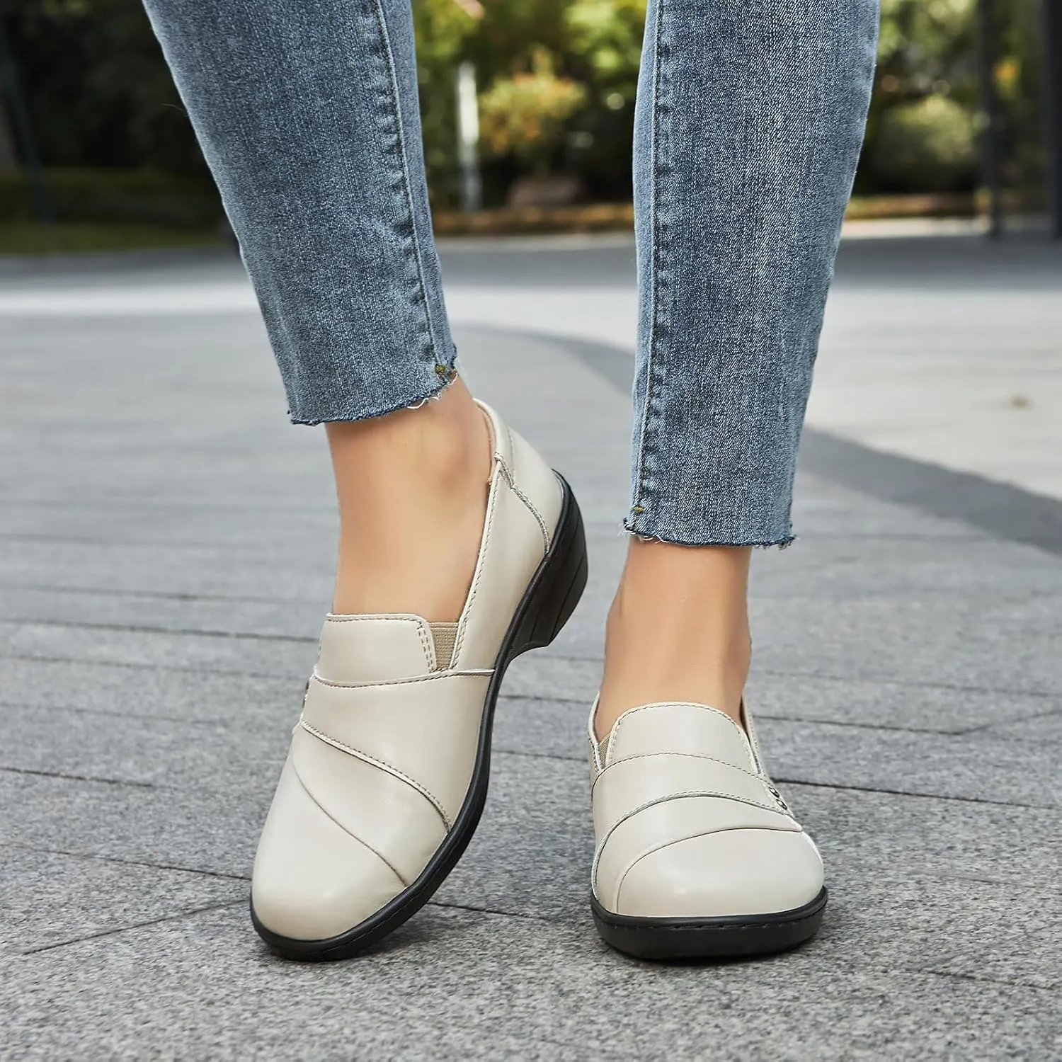 Women's Comfortable & Lightweight Leather Loafers Slip-Ons Stylish Business Casual Dress Shoes Work Office Everyday Walking Shoes for Women